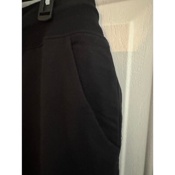 Eddie Bauer Black Capri Pants - Size XL - Picture 3 of 9
